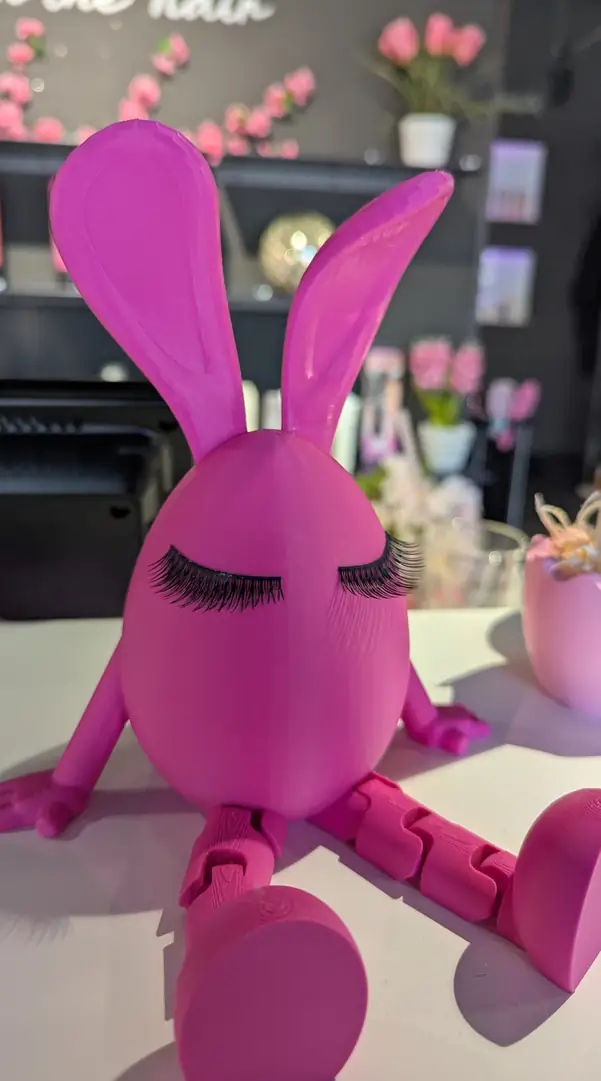 Pinker Hase mit langen Ohren aus dem 3D-Drucker